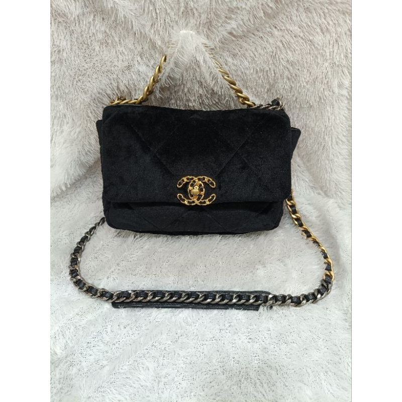 Chanel C19 Suede black