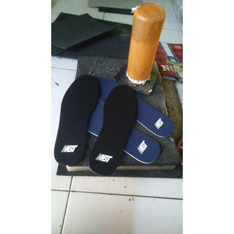 insole dalam sepatu alas dalam sepatu alas kaki ganjal sepatu kebesaran