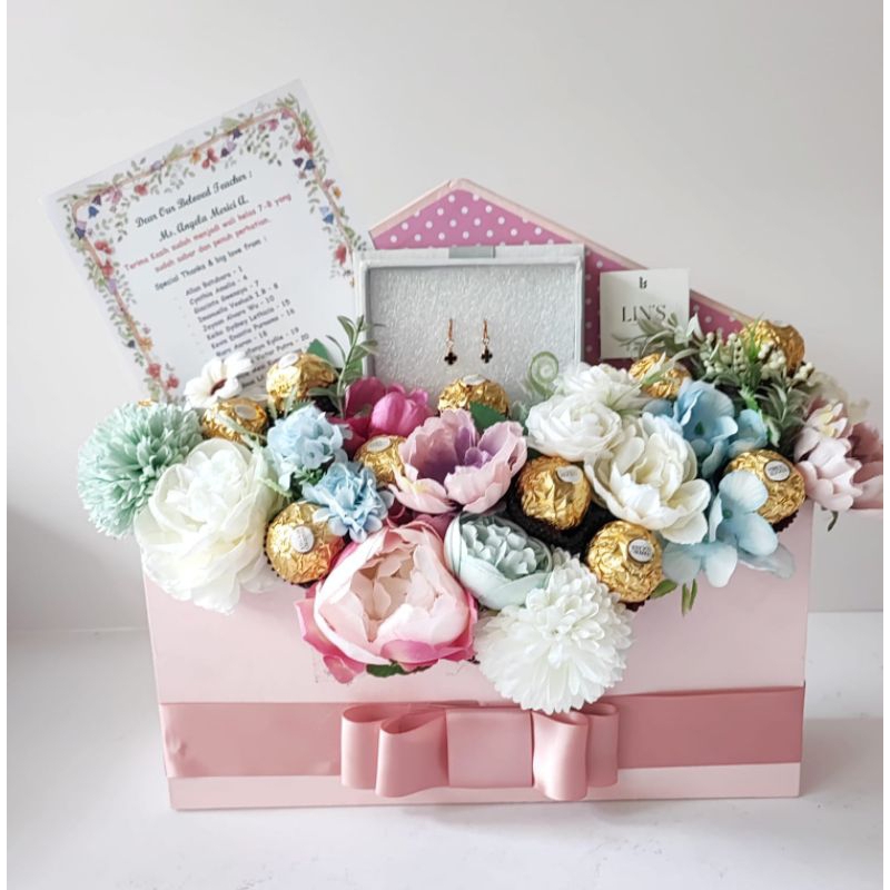 

BOX BOUQET/BOX WISUDA/BOUQET WISUDA/KADO WISUDA/KADO GURU