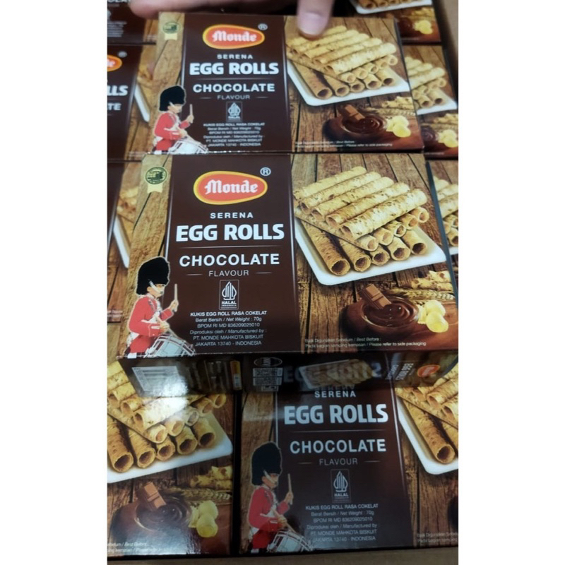 

Monde Eggroll Biskuit Rasa Coklat