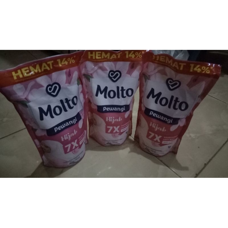 molto pewangi 780ml