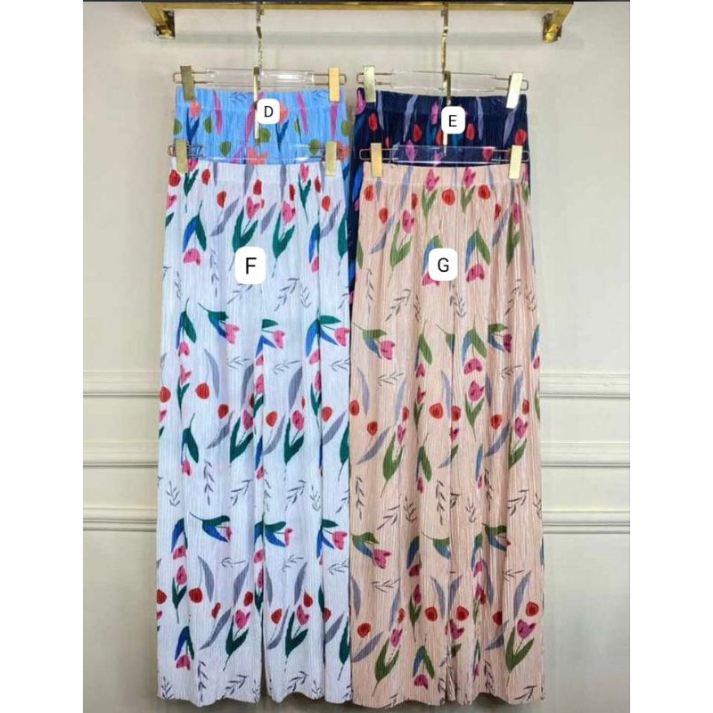 CELANA KULOT PLISKET MOTIF BUNGA