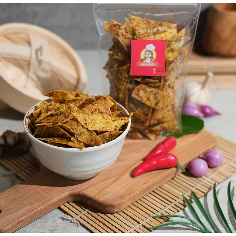 

spesial bundling 3 pcs seblak bantet krupuk pangsit crispy mie kriting pedas daun jeruk