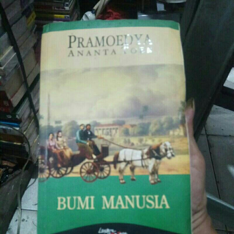 NOVEL BEKAS BUMI MANUSIA. ANANTA TOER