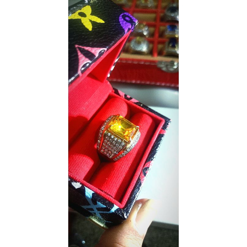 YELLOW SAPPHIRE SRILANKA NO HEAT VIVID YELLOW