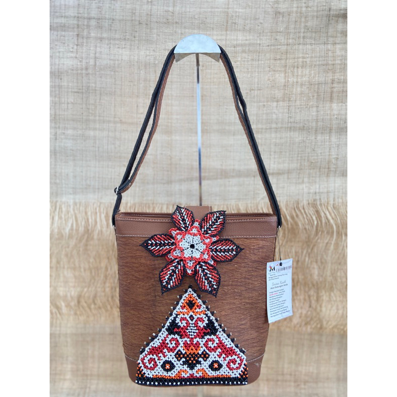 Manika Kaltim - Tas Kulit Kayu Anyaman Manik Dayak Kalimantan