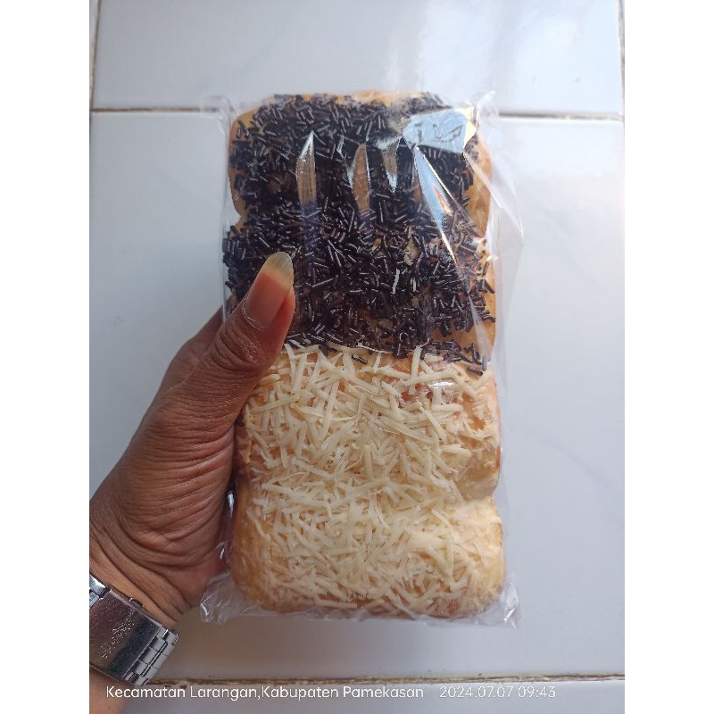 

ROTI SOBEK 4 RASA FULL TOPPING COKLAT KEJU | DELICIUOS TASTE