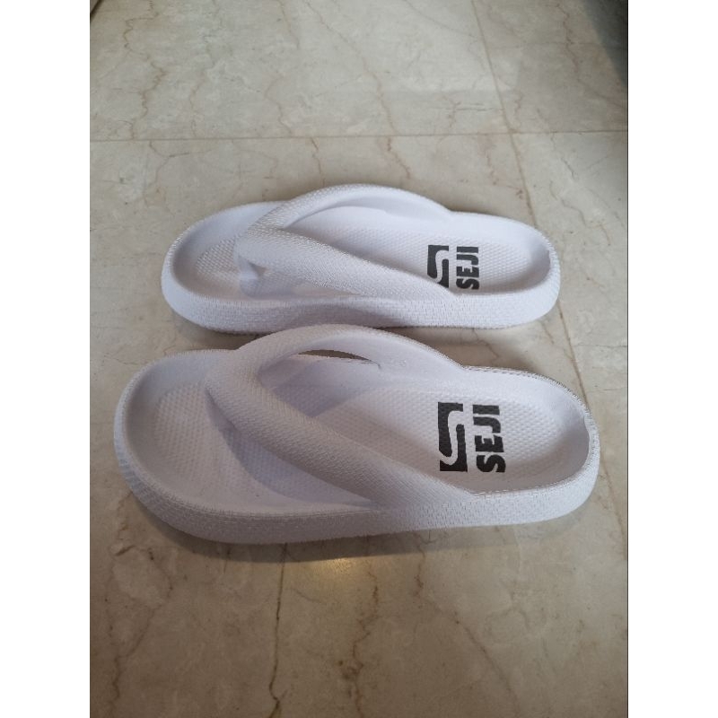 Seji White Sandal