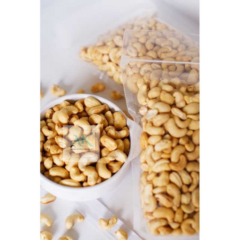 

kacang mede mentah w320 premium 1kg