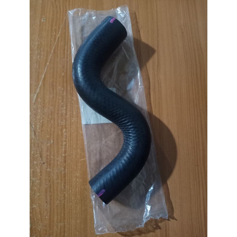 Selang Radiator Atas Toyota Rush Terios 16572-BZ100