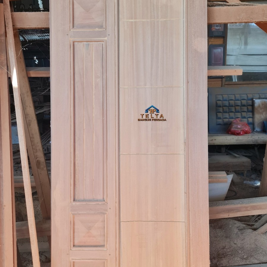 PINTU PTS534 KAYU BENGKIRAI & MERANTI. SET PINTU + KUSEN