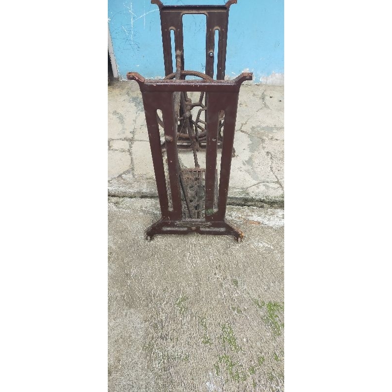meja kaki mesin jahit