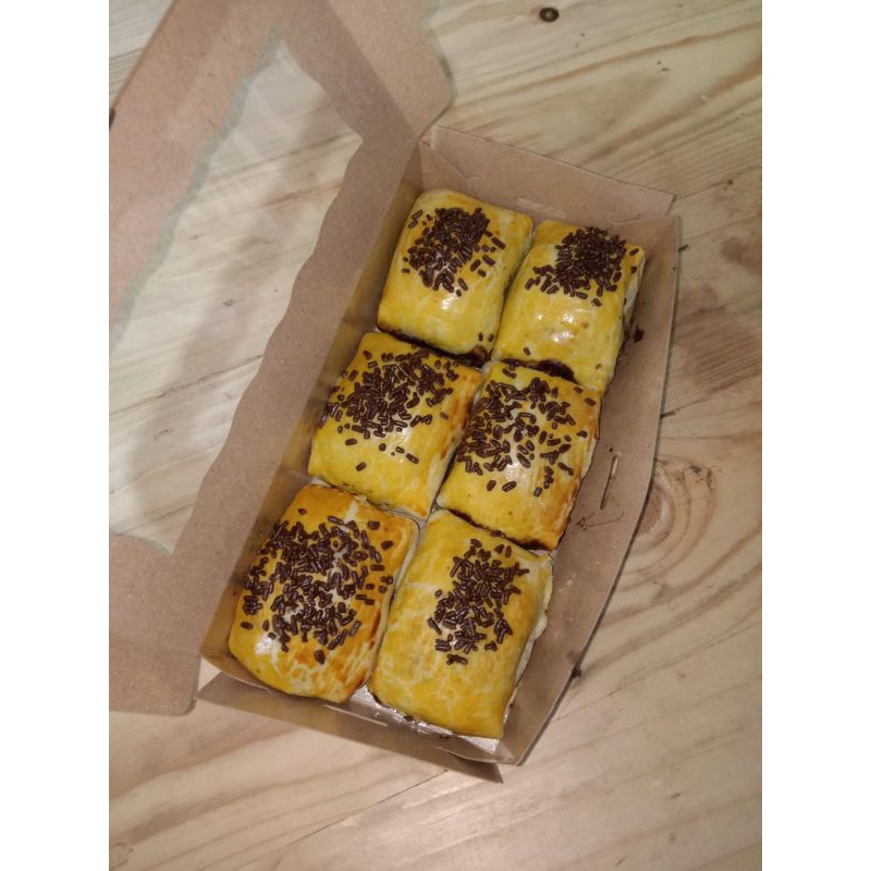 

Bolen pisang Coklat / Bolen besar isi 6