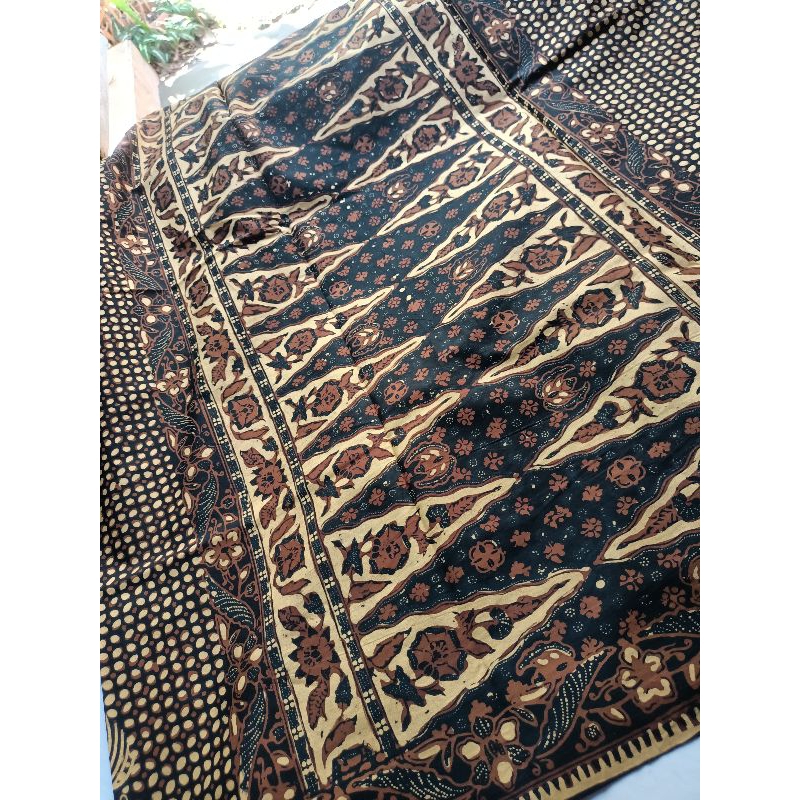 Sarung Batik Tradisional Lar Gurda