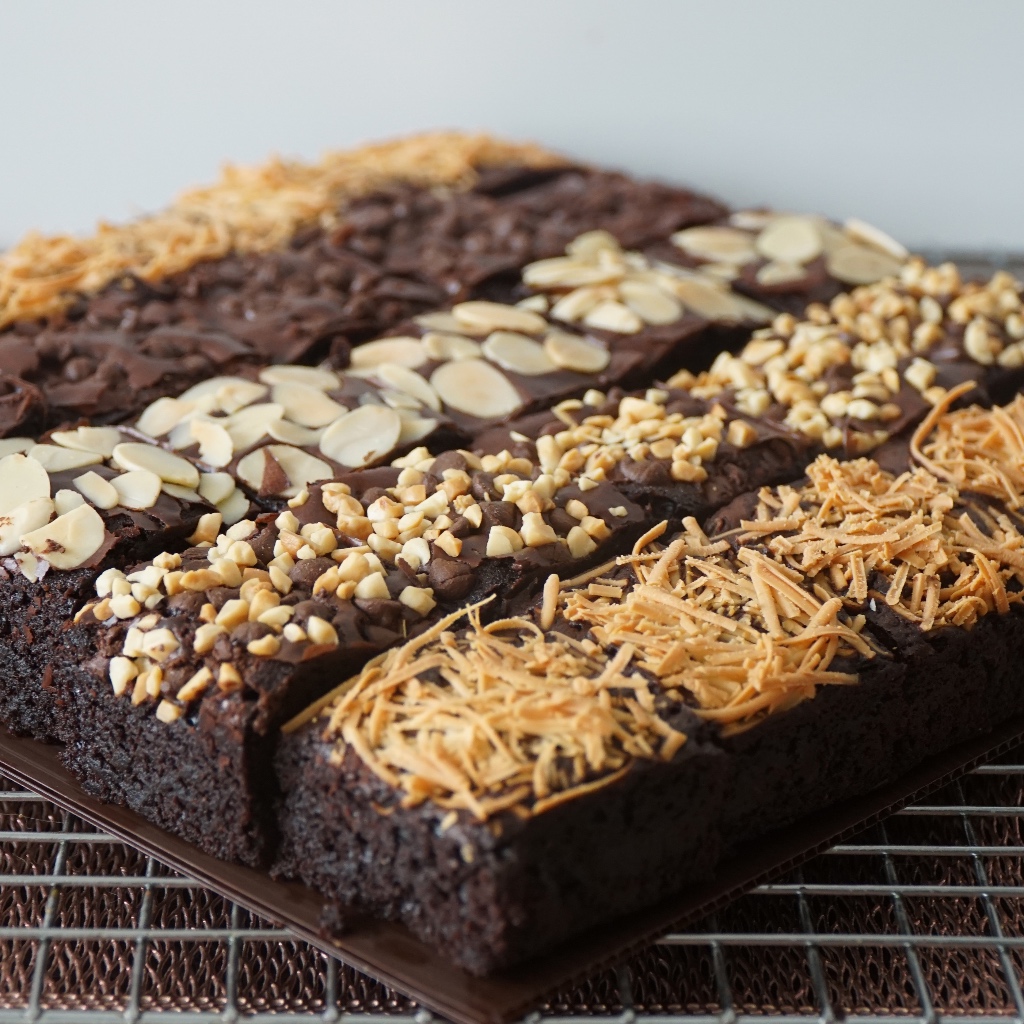 

Fudgy Brownies Chocolate Topping - FafaBrownies
