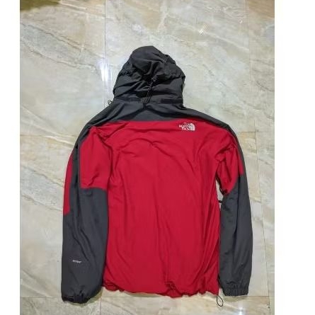 JAKET OUTDOOR TNF HYVENT GROPCORE