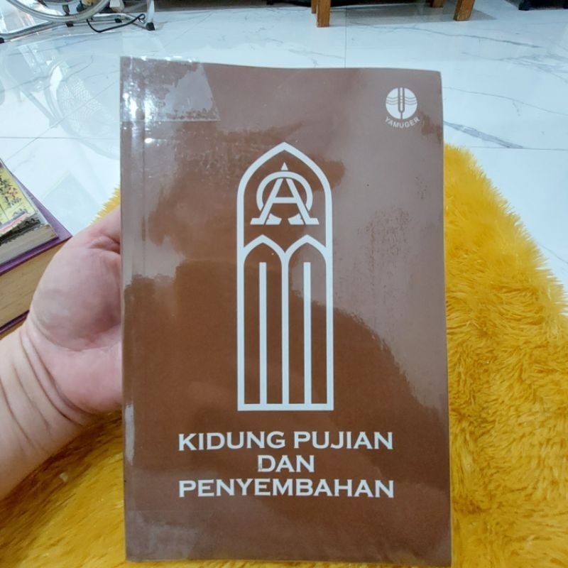 BUKU KIDUNG PUJIAN DAN PENYEMBAHAN