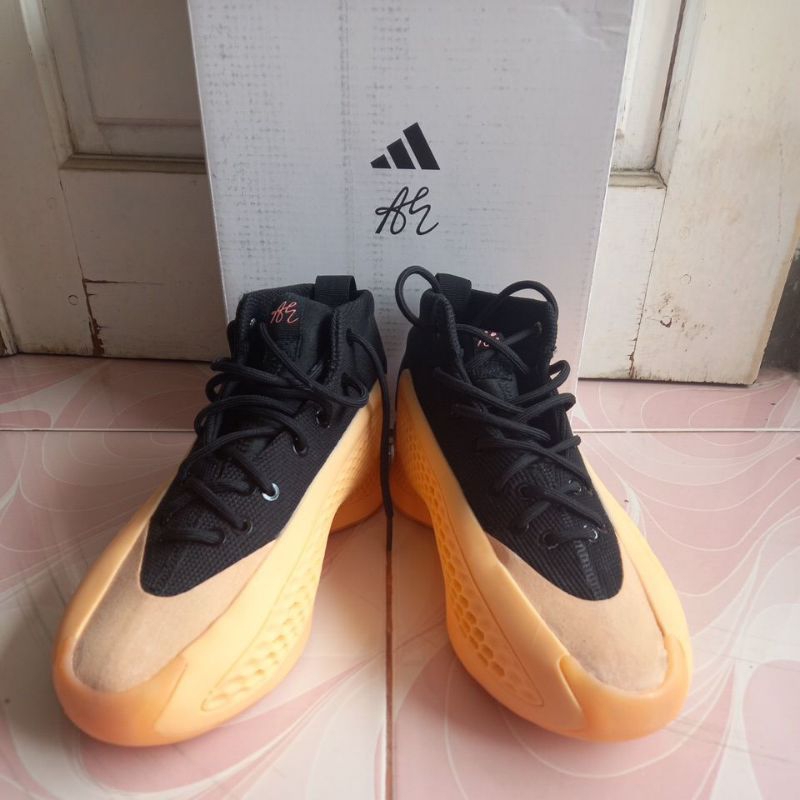 SEPATU BASKET ADIDAS AE 1