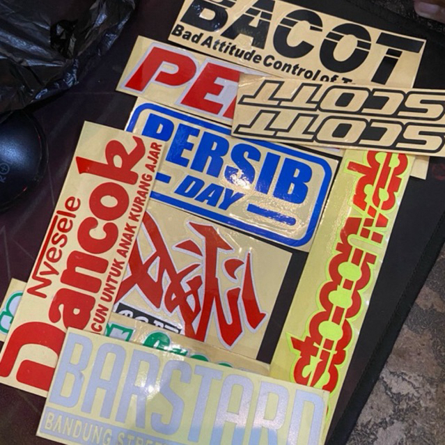 

stiker custom atiker cutting stiker reflektor stiker hurup stiker kaca stiker mobil stiker kotor