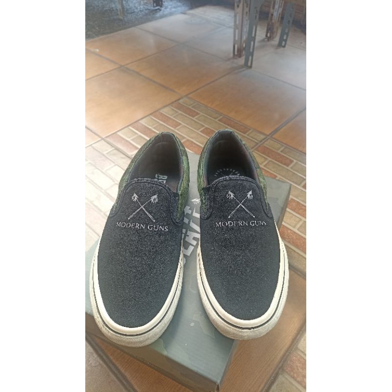 Sepatu Beazt x Modern Guns reissue 2022 ( size 42 )