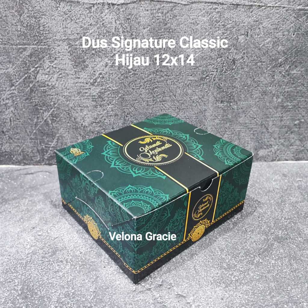 

Dus Snack 12x14 Signature Classic Hijau isi 50 pcs Motif Box Kue Olin