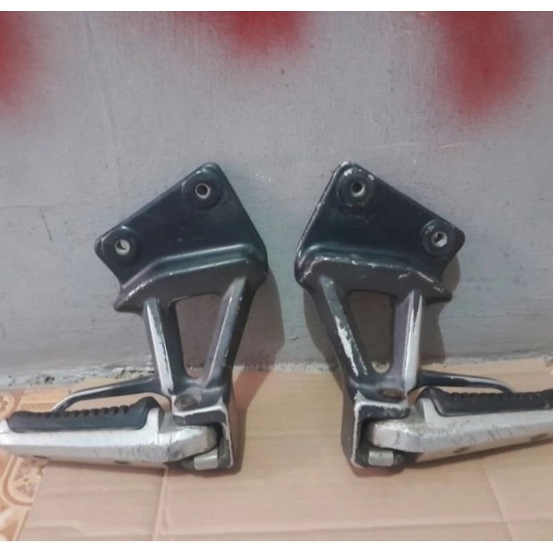 Stetp Belakang Suzuki Skywave Original footstep Foot step