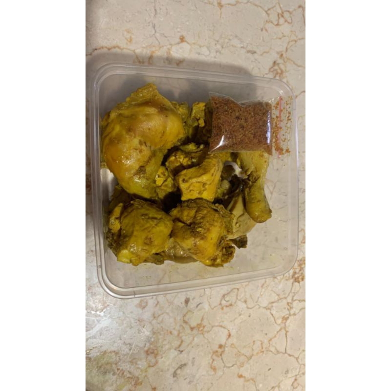 

Ayam serundeng / ayam goreng enak / ayam goreng frozen