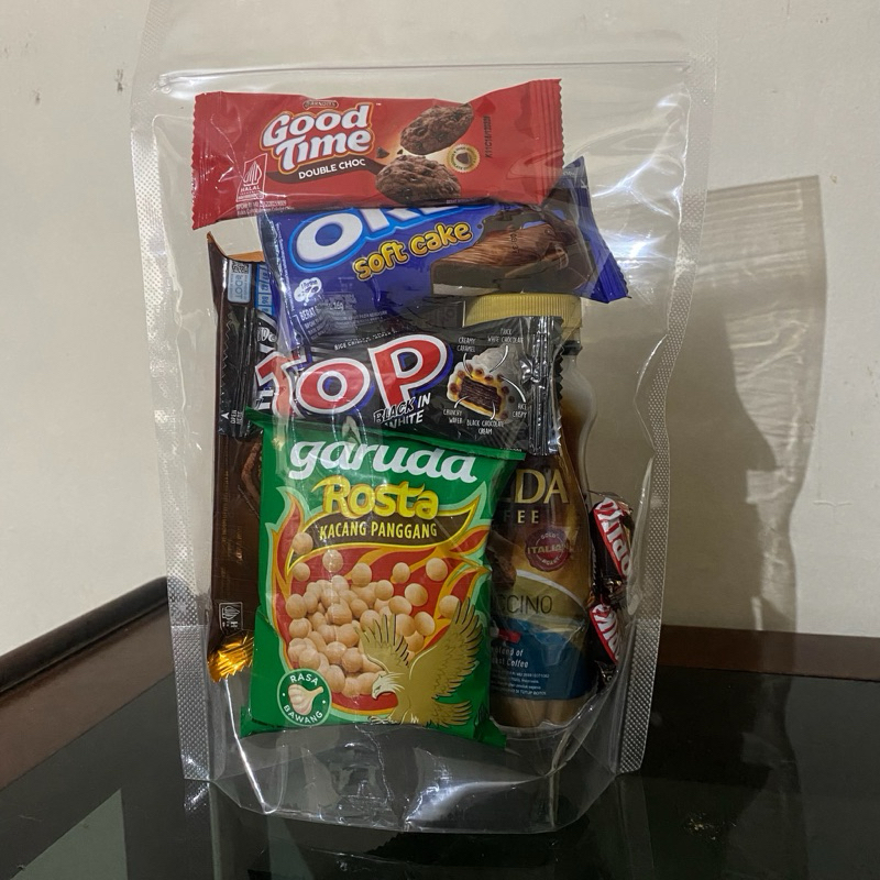 

Snack Ulang Tahun / Snack kemasan / Parsel / Paket Snack Premium / Kemasan Pouch / Standing Pouch / Snack