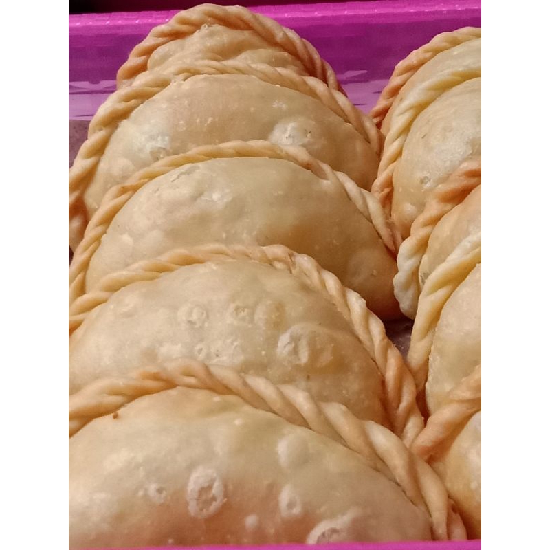 

PASTEL ROGUT AYAM HALAL by NENY'S KITCHEN - Minimum pembelian 5 pcs