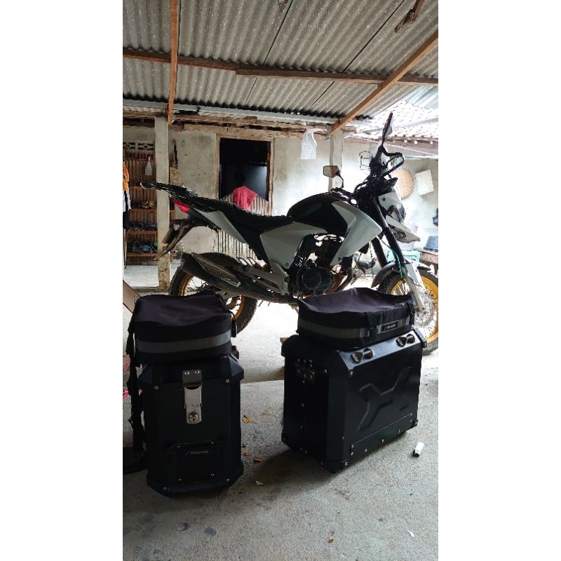 Pannier box badak hitam 34L