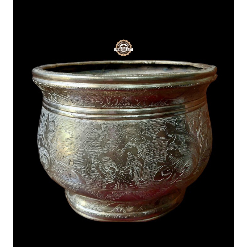 Periuk / bokor kuningan kuno motif WAYANG