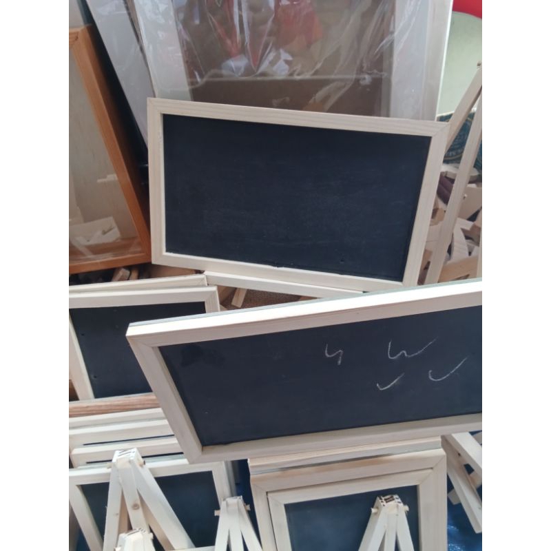 

papan tulis mini bonus kapur 4pic.pakai stending