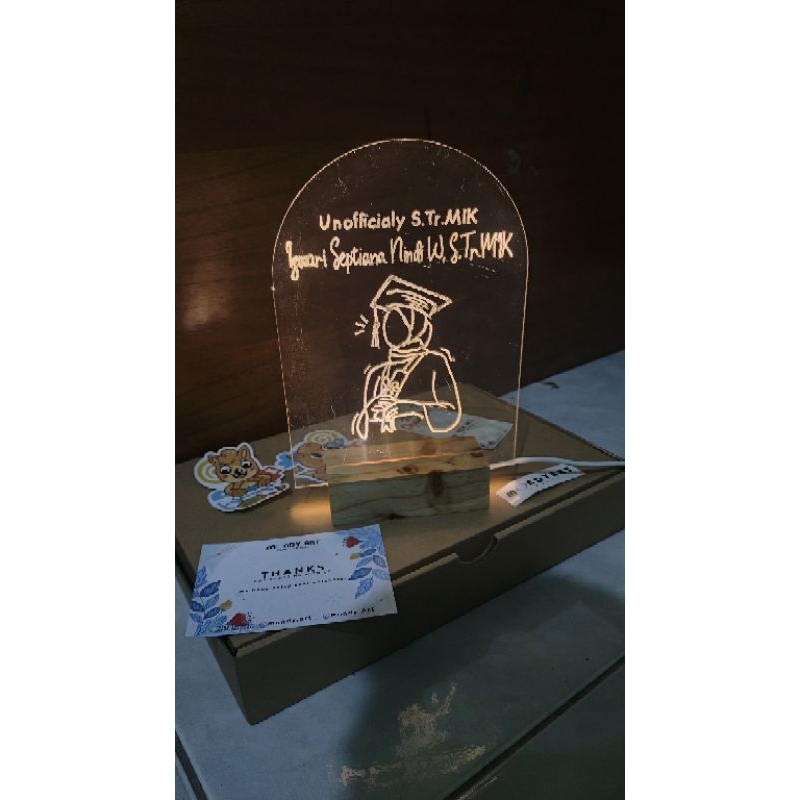Arcylic Lettering Kado Wisuda Ulang Tahun