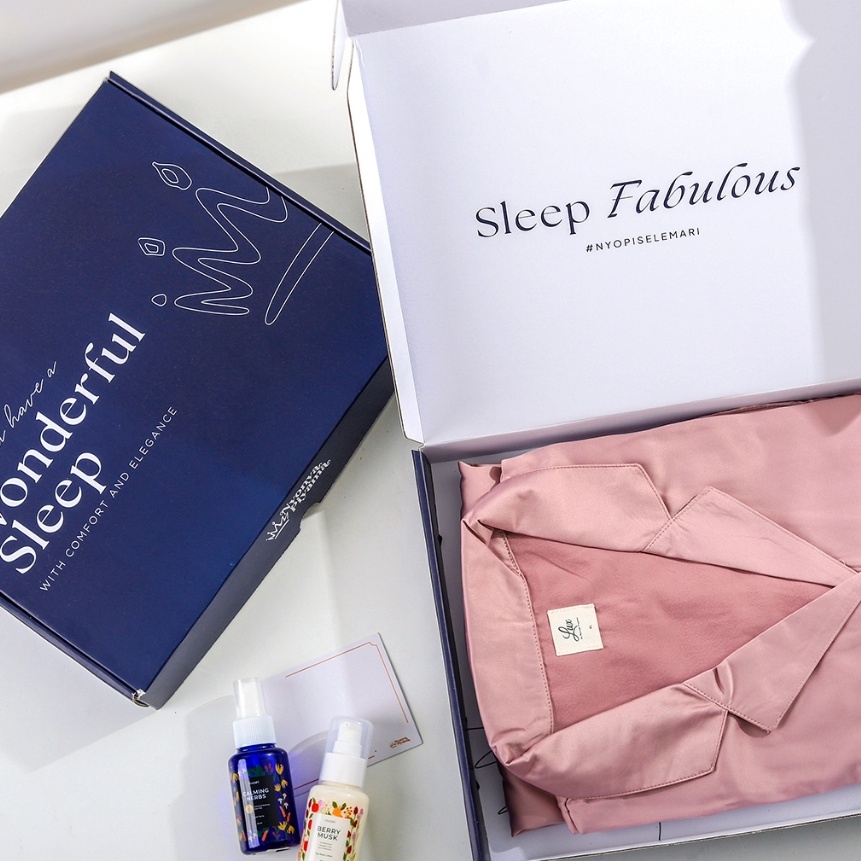 

HJ6 Nyonya Piyama Ekstra Gift Box Bungkus kado Kotak Kado Ulang Tahun Kartu Ucapan Hampers