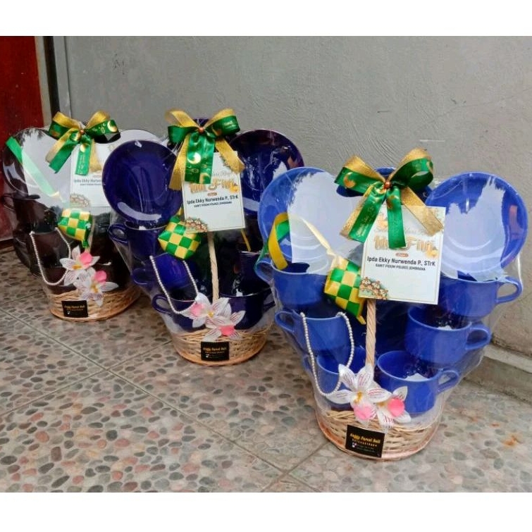 

Parcel Tea Set /Parcel Pecah Belah Bali/Parcel Set Cangkir Bali