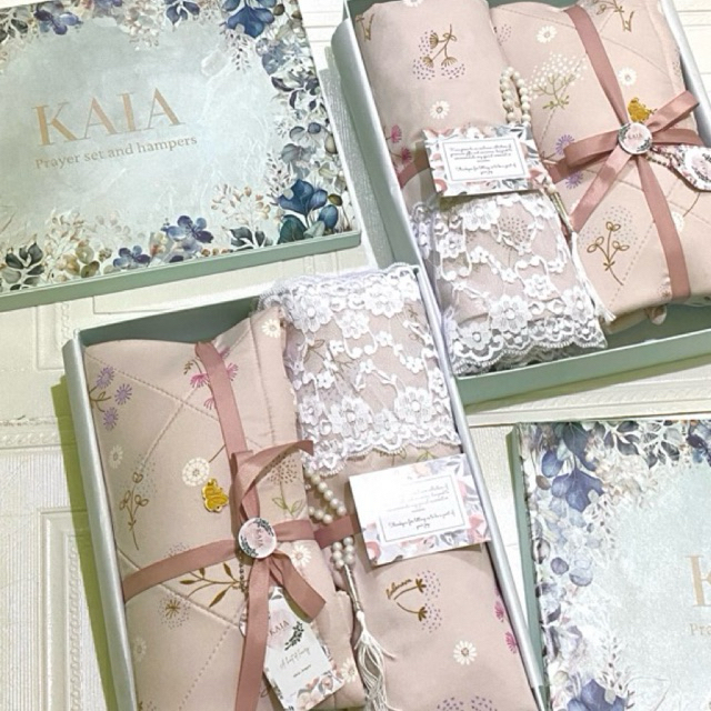 

Box Hampers Premium Desain Kaia Hampers