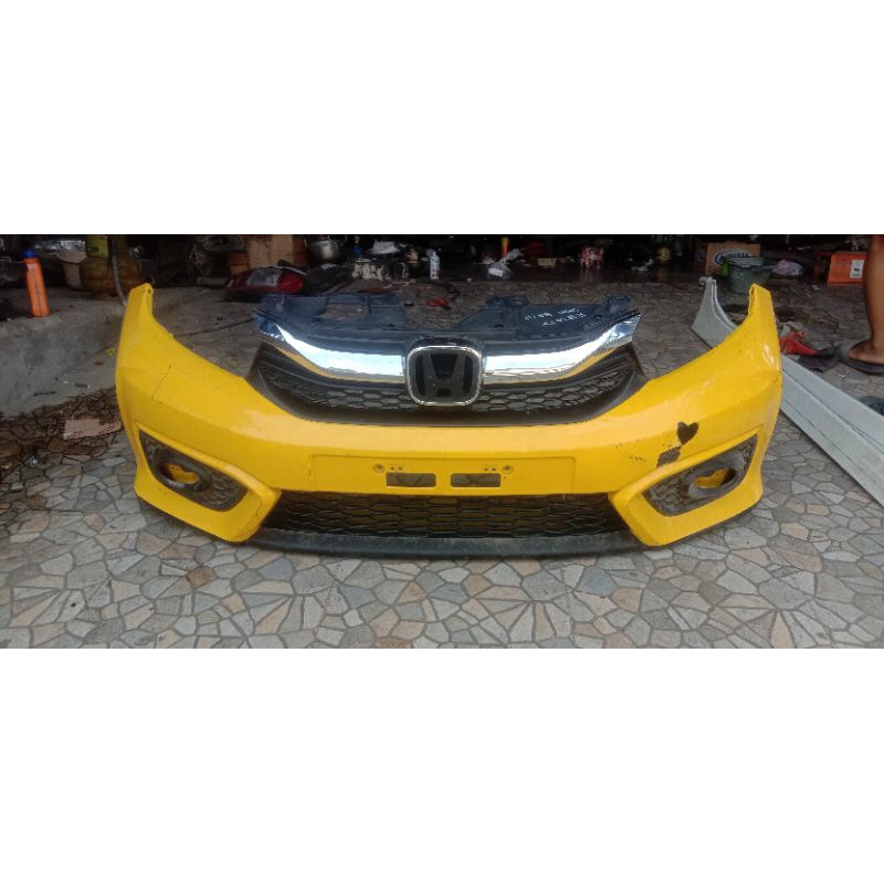 Bumper depan brio