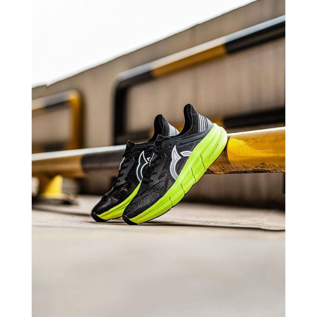 ortuseight hyperglide 1.4 black lime Sepatu running ortuseight original