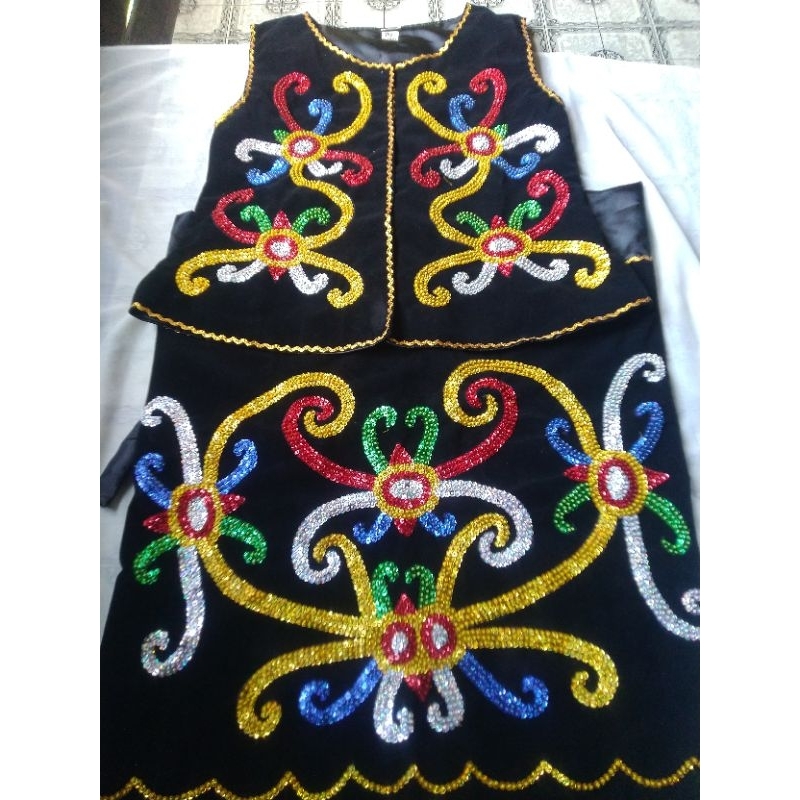 baju dayak pria (kalimantan)