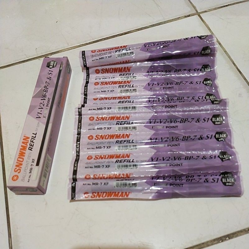 

(12 pcs) ISI TINTA PULPEN SNOWMAN HITAM PERPAK (V1,V2,V6 & S1)