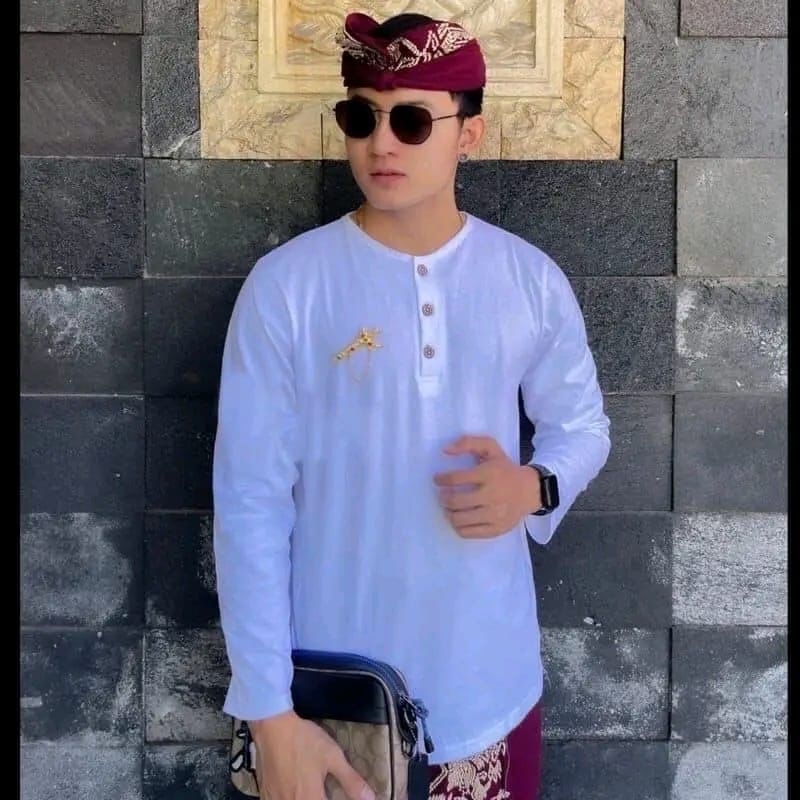 KAOS PRIA KEPURA BALI / KAOS YOKO PUTIH LENGAN PENDEK /KAOS YOKO TANGAN PANJANG/KAOS YOKO PRIA