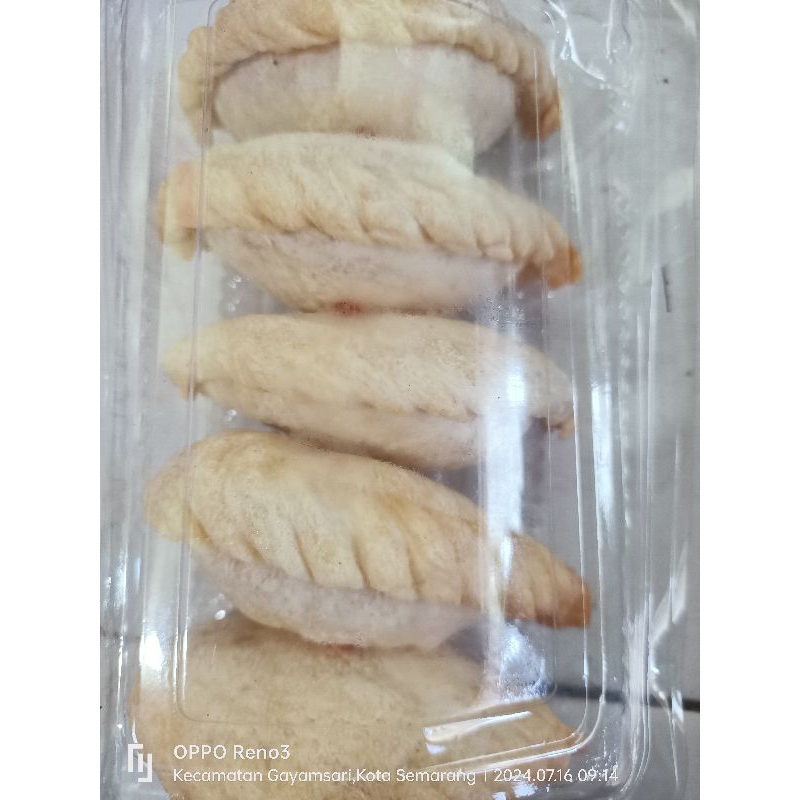 

pastel ayam wortel kentang isi 5 Frozen food