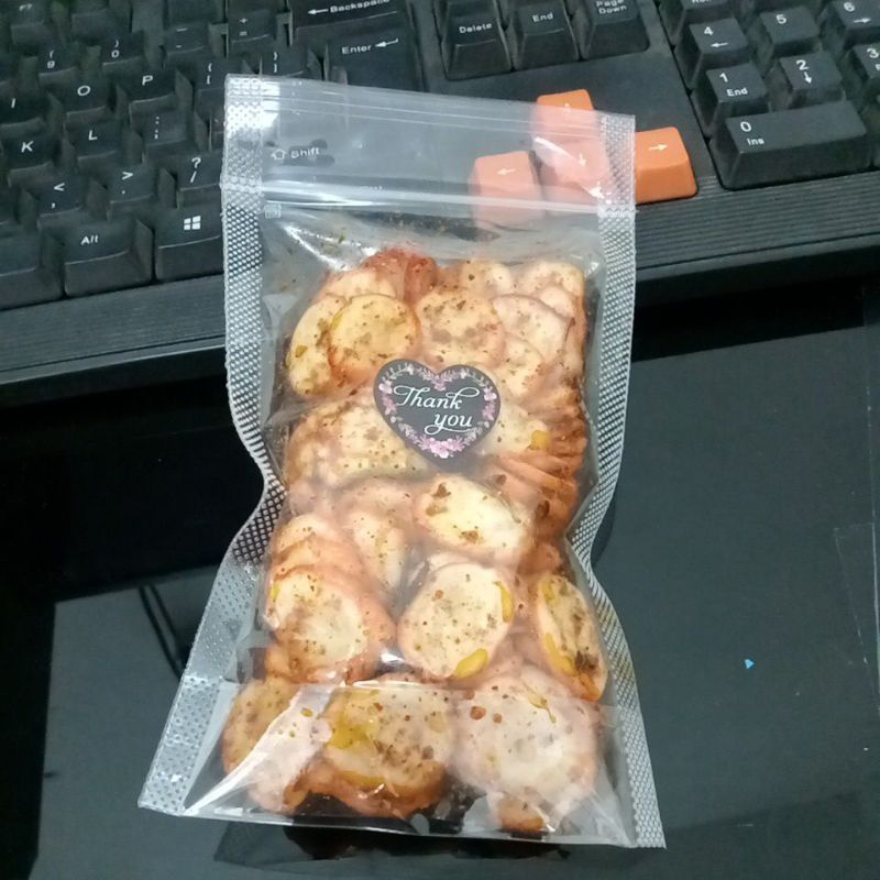 

Krupuk Seblak pedas gurih