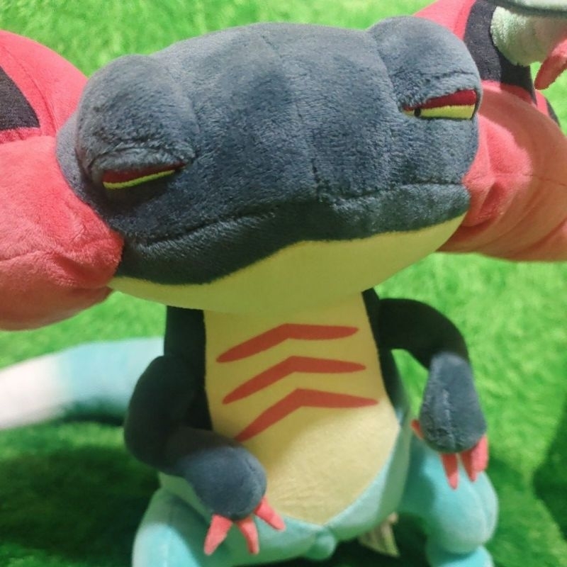 kargo link pikachu agumon tentomon charmender charmeleon charizard disney tokyo pokemom center helol