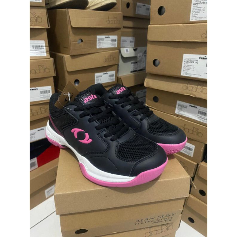 sepatu badminton pria Astec isla women's badminton shoes black