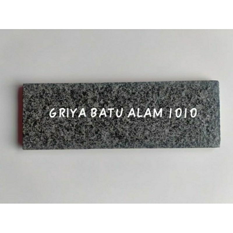 BATU ALAM BASALTO BINTIK HITAM 10x30 Cm