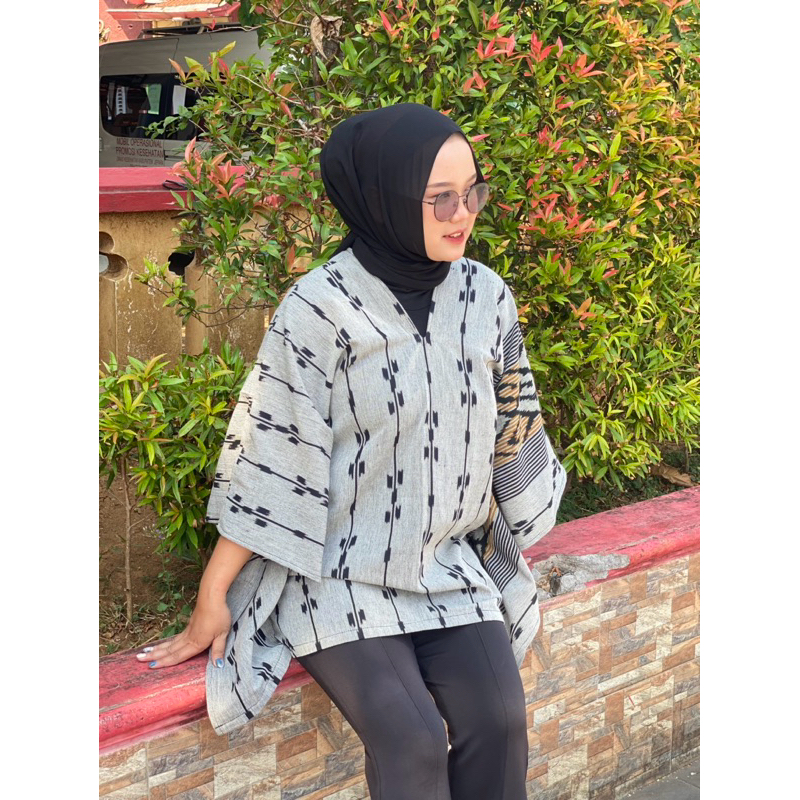 Outer Wanita Abu-Abu Tenun Motif Toraja Baju Kerja