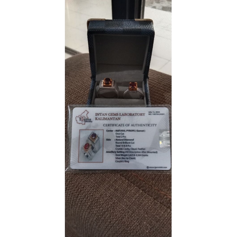 Cincin couple berlian