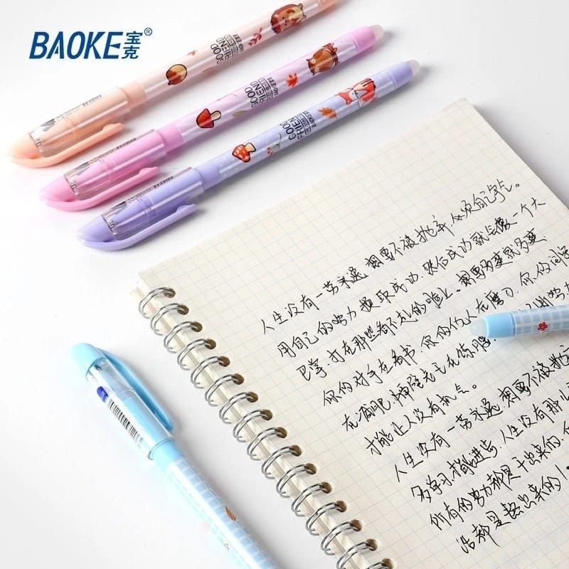 

pulpen gel 0.5mm satu box isi 12pcs tinta biru dan hitam sangat cocok buat sekolah yang sering catat catat PC5188