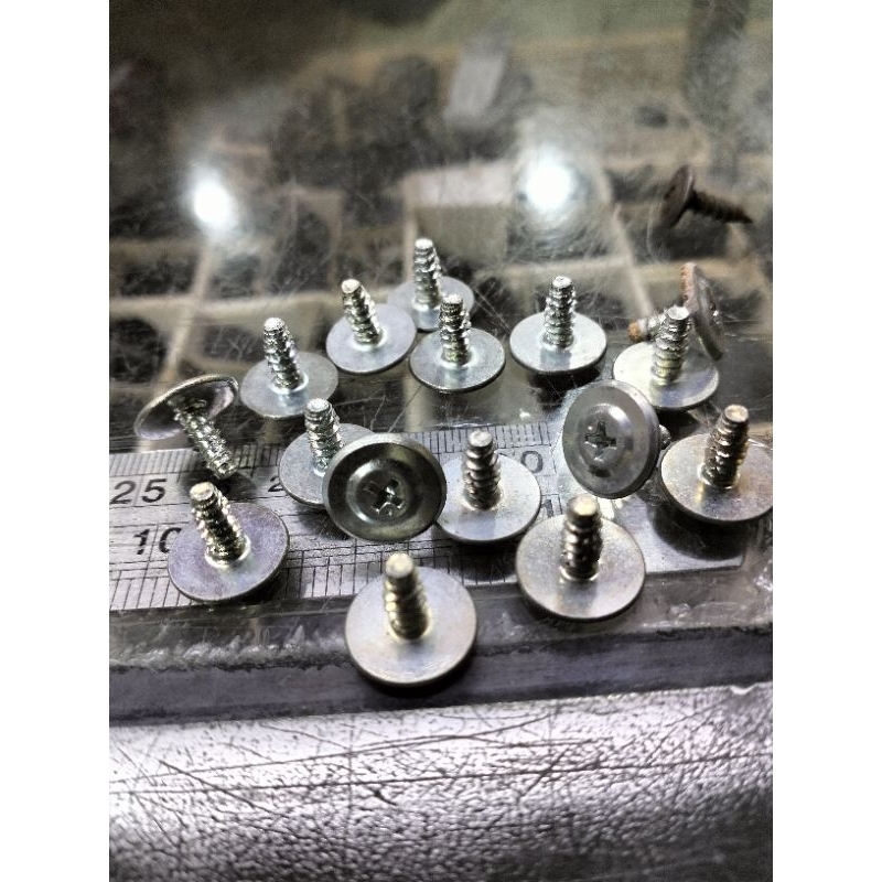 Sekrup 4mm kepala Rata obeng plus panjang 1cm